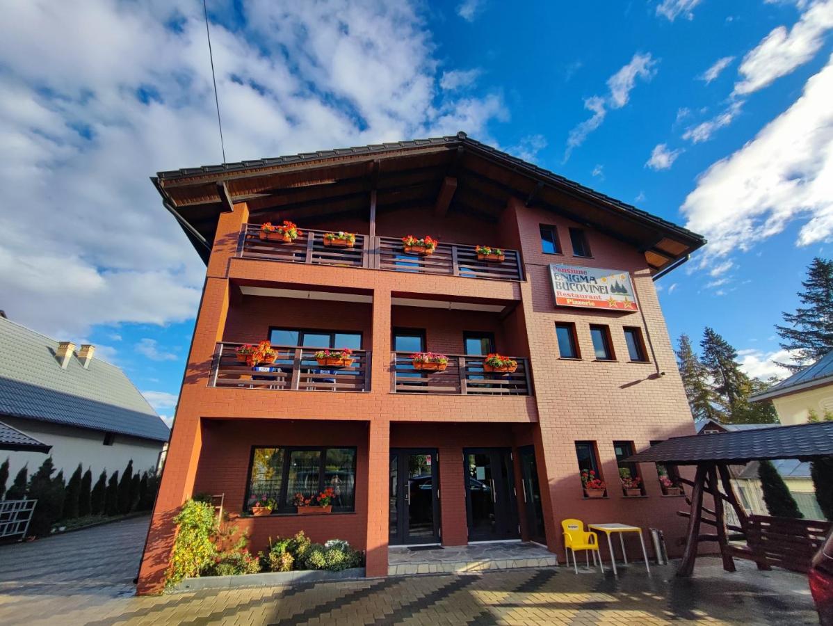 Hotel Enigma Bucovinei à Vicovu de Jos Extérieur photo
